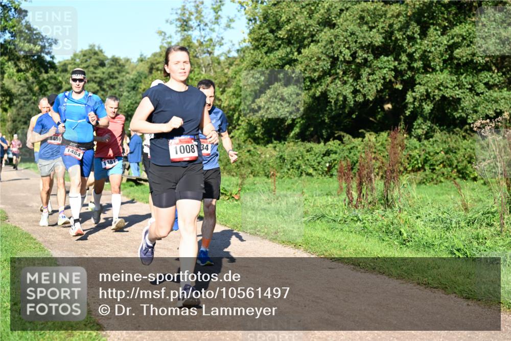 27.09.2026 - 34. Volkslauf durch das schöne Alstertal Dr. Thomas Lammeyer http://msf.ph/oto/10561497 27.09.2026 10:04:52 Laufen 1459, 1484, 1481, 1008, 34 meine-sportfotos.de