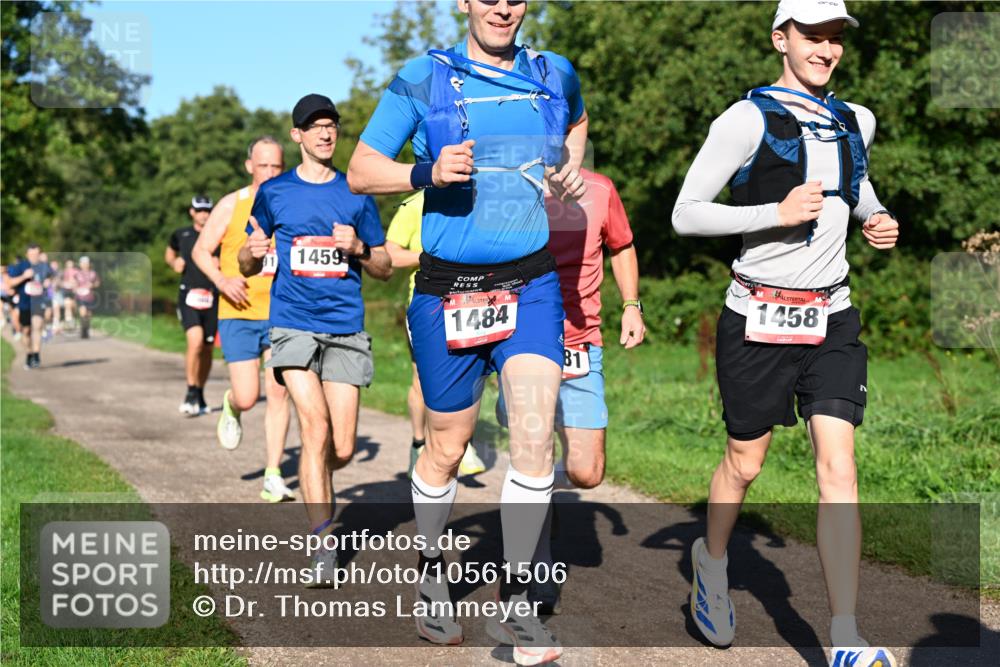 27.09.2026 - 34. Volkslauf durch das schöne Alstertal Dr. Thomas Lammeyer http://msf.ph/oto/10561506 27.09.2026 10:04:54 Laufen 1459, 1484, 81, 1458 meine-sportfotos.de