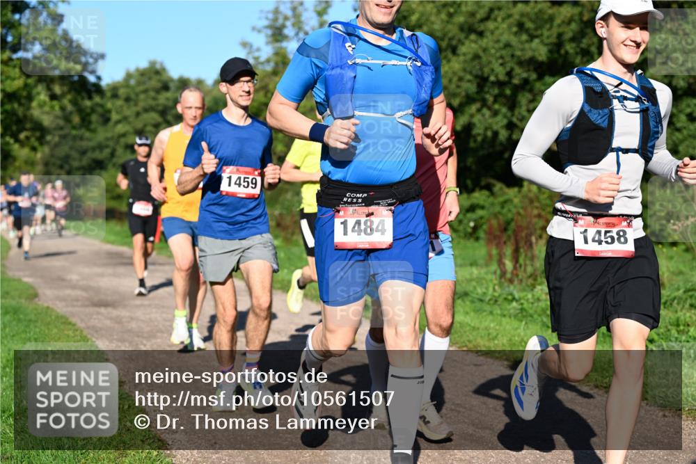 27.09.2026 - 34. Volkslauf durch das schöne Alstertal Dr. Thomas Lammeyer http://msf.ph/oto/10561507 27.09.2026 10:04:54 Laufen 1459, 1484, 1458 meine-sportfotos.de