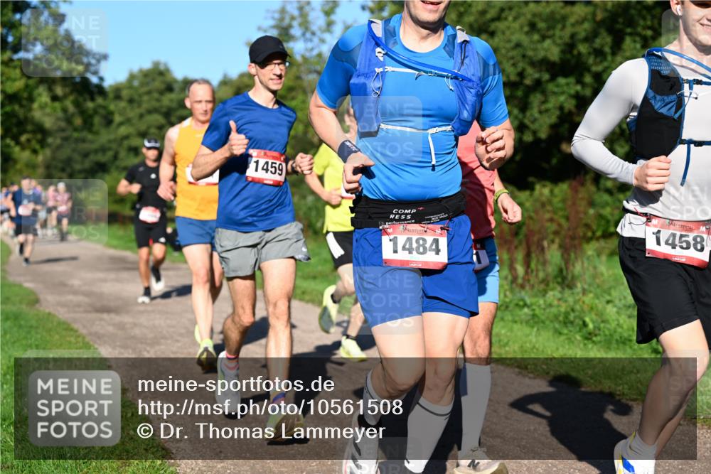 27.09.2026 - 34. Volkslauf durch das schöne Alstertal Dr. Thomas Lammeyer http://msf.ph/oto/10561508 27.09.2026 10:04:54 Laufen 1459, 1484, 1458 meine-sportfotos.de