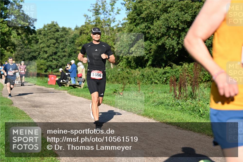 27.09.2026 - 34. Volkslauf durch das schöne Alstertal Dr. Thomas Lammeyer http://msf.ph/oto/10561519 27.09.2026 10:04:56 Laufen 1578, 1466 meine-sportfotos.de
