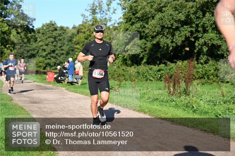 27.09.2026 - 35. Volkslauf durch das schöne Alstertal Dr. Thomas Lammeyer http://msf.ph/oto/10561520 27.09.2026 10:04:57 Laufen 1570, 1466 meine-sportfotos.de