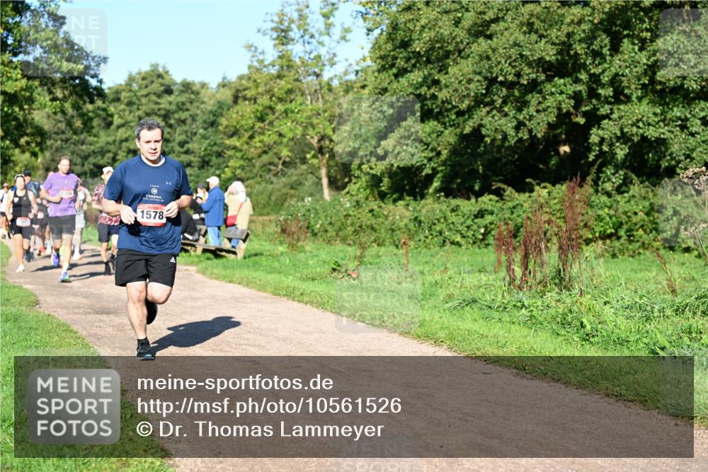 27.09.2026 - 34. Volkslauf durch das schöne Alstertal Dr. Thomas Lammeyer http://msf.ph/oto/10561526 27.09.2026 10:05:00 Laufen 1456, 1578 meine-sportfotos.de