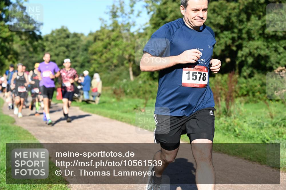 27.09.2026 - 35. Volkslauf durch das schöne Alstertal Dr. Thomas Lammeyer http://msf.ph/oto/10561539 27.09.2026 10:05:01 Laufen 1578 meine-sportfotos.de