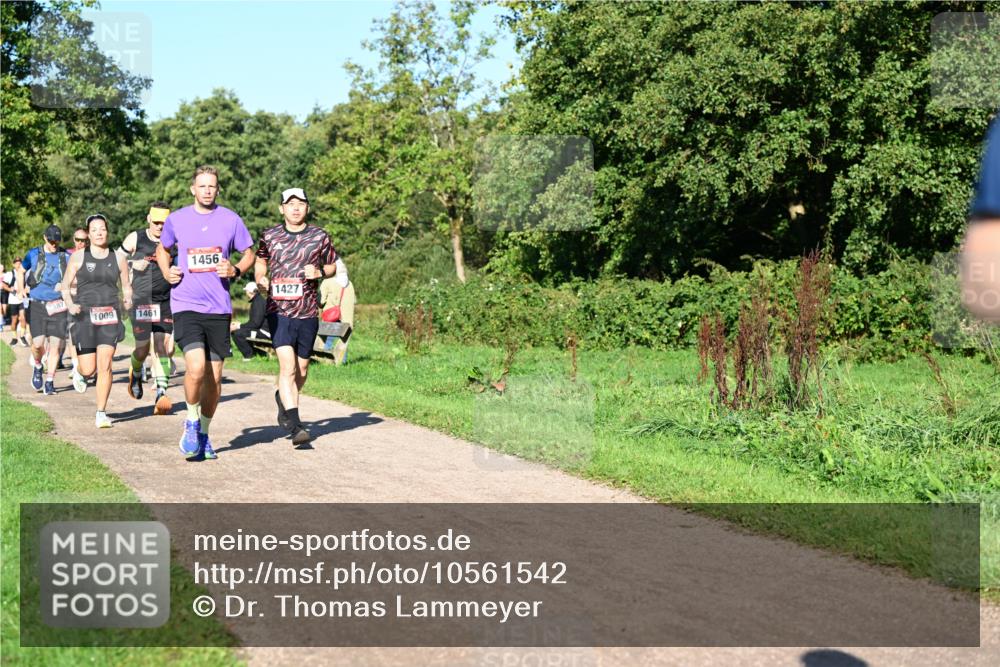 27.09.2026 - 35. Volkslauf durch das schöne Alstertal Dr. Thomas Lammeyer http://msf.ph/oto/10561542 27.09.2026 10:05:02 Laufen 1009, 1461, 1456, 1427 meine-sportfotos.de