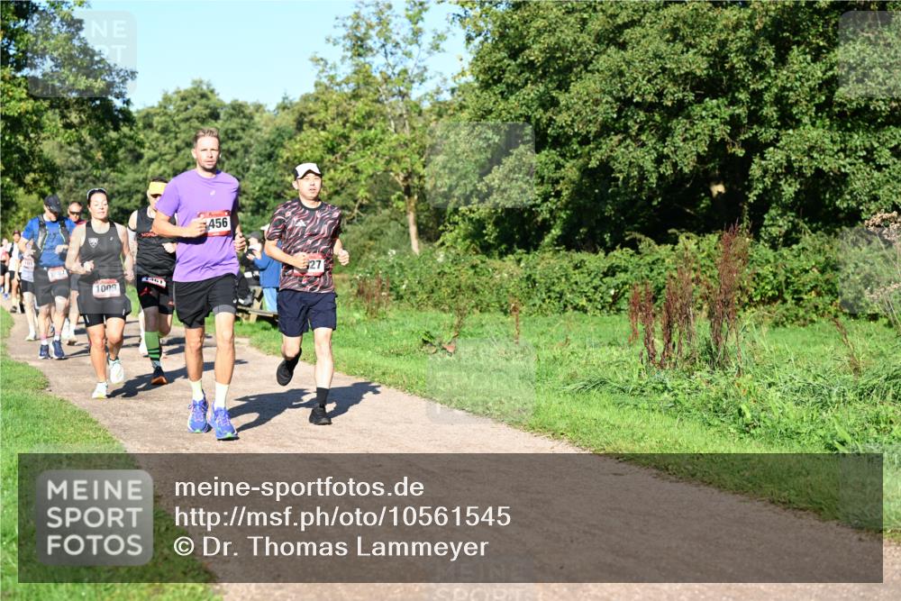 27.09.2026 - 35. Volkslauf durch das schöne Alstertal Dr. Thomas Lammeyer http://msf.ph/oto/10561545 27.09.2026 10:05:02 Laufen 1187, 1009, 1461, 456, 27 meine-sportfotos.de