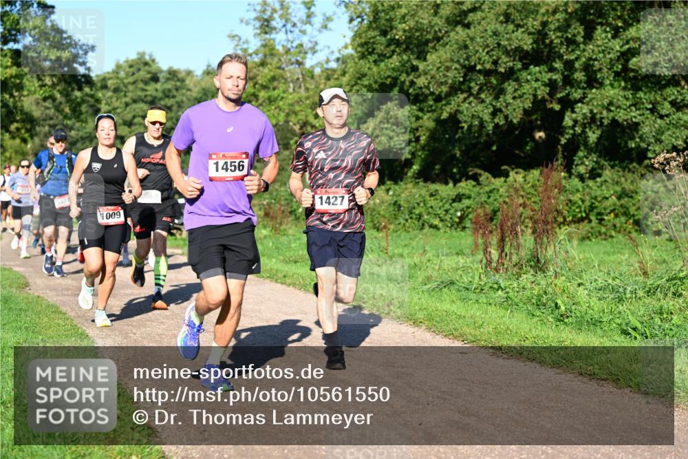 27.09.2026 - 35. Volkslauf durch das schöne Alstertal Dr. Thomas Lammeyer http://msf.ph/oto/10561550 27.09.2026 10:05:03 Laufen 1013, 1487, 1009, 1456, 1427 meine-sportfotos.de