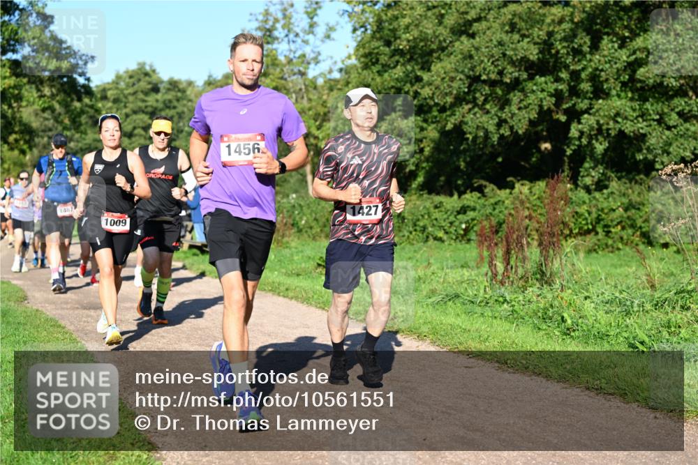 27.09.2026 - 35. Volkslauf durch das schöne Alstertal Dr. Thomas Lammeyer http://msf.ph/oto/10561551 27.09.2026 10:05:03 Laufen 1487, 1009, 1456, 1427 meine-sportfotos.de