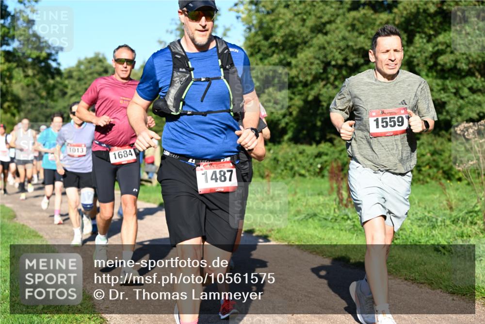 27.09.2026 - 34. Volkslauf durch das schöne Alstertal Dr. Thomas Lammeyer http://msf.ph/oto/10561575 27.09.2026 10:05:07 Laufen 42, 195, 1013, 1684, 1487, 1559 meine-sportfotos.de