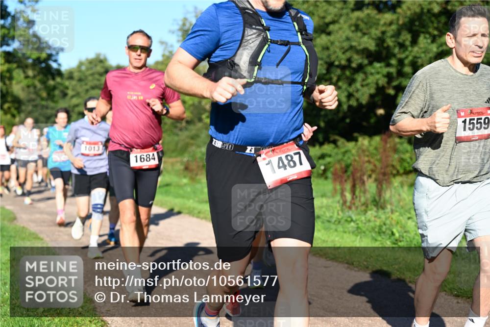 27.09.2026 - 35. Volkslauf durch das schöne Alstertal Dr. Thomas Lammeyer http://msf.ph/oto/10561577 27.09.2026 10:05:07 Laufen 1013, 47, 195, 1684, 1487, 1559 meine-sportfotos.de