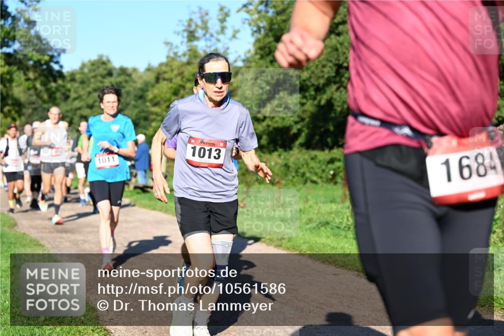 27.09.2026 - 35. Volkslauf durch das schöne Alstertal Dr. Thomas Lammeyer http://msf.ph/oto/10561586 27.09.2026 10:05:09 Laufen 1011, 1013, 1684 meine-sportfotos.de