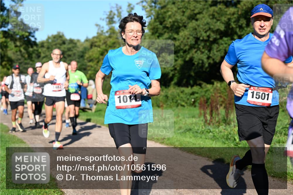 27.09.2026 - 35. Volkslauf durch das schöne Alstertal Dr. Thomas Lammeyer http://msf.ph/oto/10561596 27.09.2026 10:05:10 Laufen 1011, 1501 meine-sportfotos.de