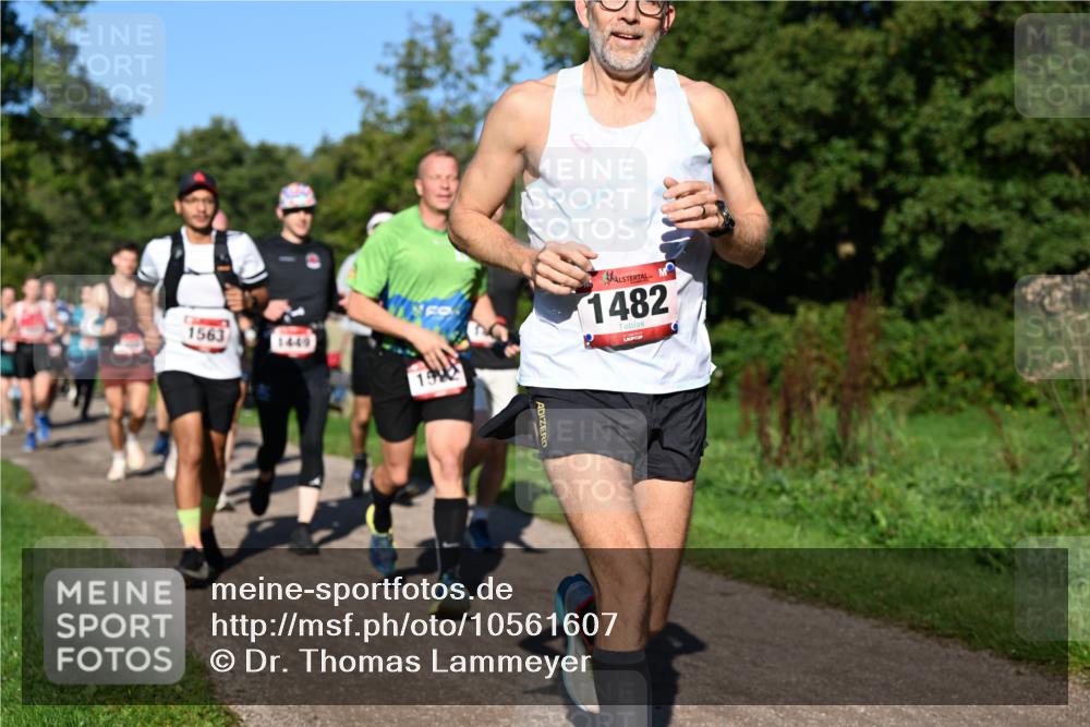 27.09.2026 - 34. Volkslauf durch das schöne Alstertal Dr. Thomas Lammeyer http://msf.ph/oto/10561607 27.09.2026 10:05:12 Laufen 1563, 1449, 19, 1482 meine-sportfotos.de