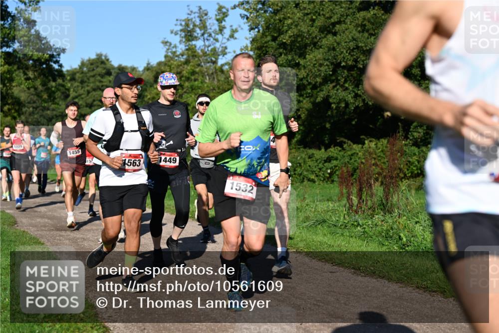 27.09.2026 - 35. Volkslauf durch das schöne Alstertal Dr. Thomas Lammeyer http://msf.ph/oto/10561609 27.09.2026 10:05:12 Laufen 1029, 1455, 152, 1563, 1449, 1532 meine-sportfotos.de