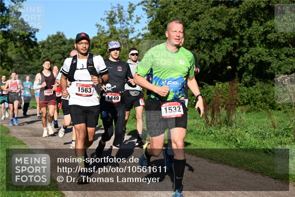27.09.2026 - 35. Volkslauf durch das schöne Alstertal Dr. Thomas Lammeyer http://msf.ph/oto/10561611 27.09.2026 10:05:13 Laufen 1029, 1455, 535, 1563, 1449, 17, 1532 meine-sportfotos.de