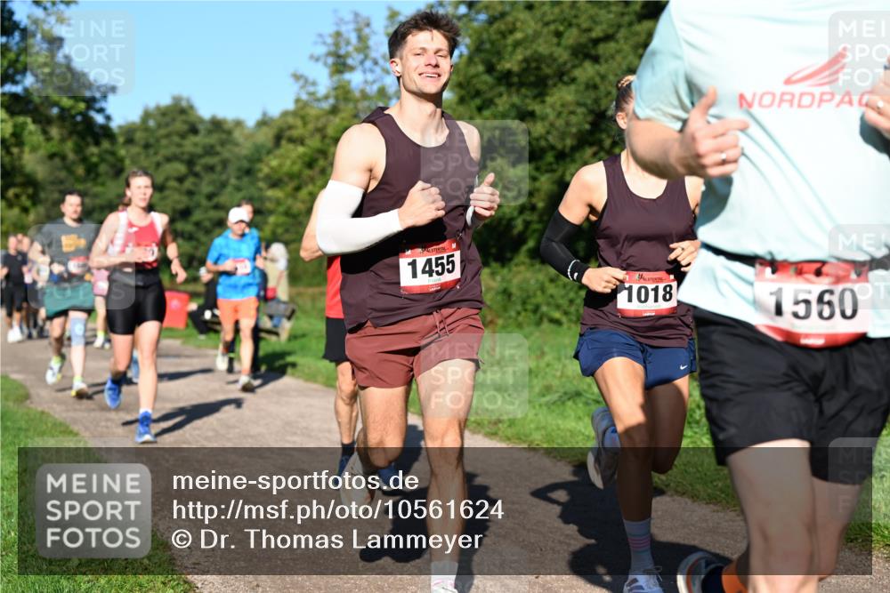 27.09.2026 - 35. Volkslauf durch das schöne Alstertal Dr. Thomas Lammeyer http://msf.ph/oto/10561624 27.09.2026 10:05:15 Laufen 1455, 1018, 1560 meine-sportfotos.de