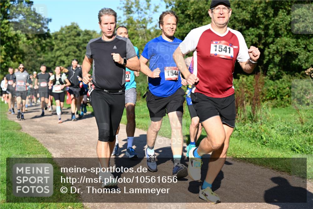 27.09.2026 - 35. Volkslauf durch das schöne Alstertal Dr. Thomas Lammeyer http://msf.ph/oto/10561656 27.09.2026 10:05:23 Laufen 03, 1544, 1541 meine-sportfotos.de