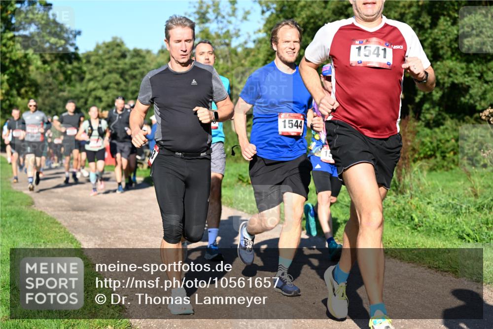 27.09.2026 - 35. Volkslauf durch das schöne Alstertal Dr. Thomas Lammeyer http://msf.ph/oto/10561657 27.09.2026 10:05:23 Laufen 1544, 1541 meine-sportfotos.de