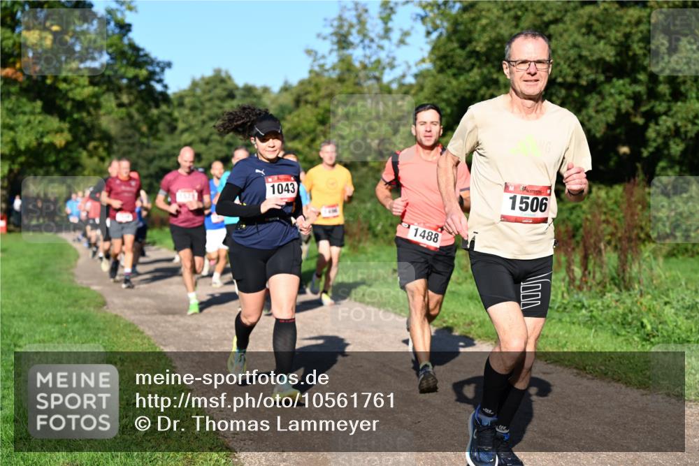 27.09.2026 - 35. Volkslauf durch das schöne Alstertal Dr. Thomas Lammeyer http://msf.ph/oto/10561761 27.09.2026 10:05:44 Laufen 1043, 1488, 1506 meine-sportfotos.de