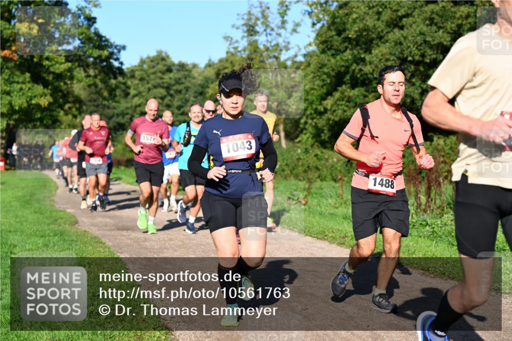 27.09.2026 - 35. Volkslauf durch das schöne Alstertal Dr. Thomas Lammeyer http://msf.ph/oto/10561763 27.09.2026 10:05:45 Laufen 157, 1043, 1488 meine-sportfotos.de