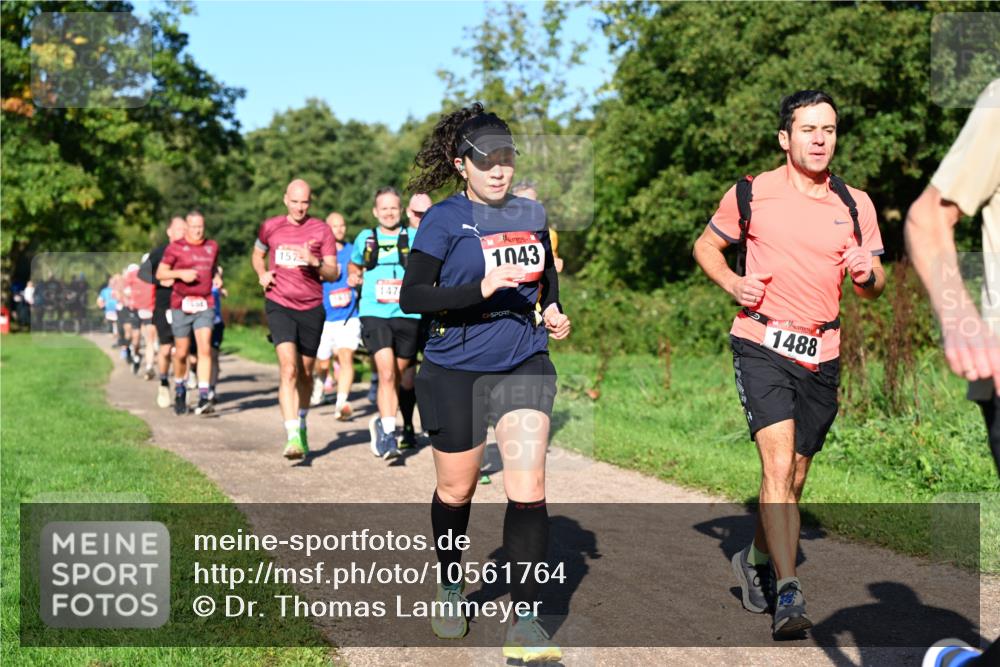 27.09.2026 - 35. Volkslauf durch das schöne Alstertal Dr. Thomas Lammeyer http://msf.ph/oto/10561764 27.09.2026 10:05:45 Laufen 157, 147, 1043, 1488 meine-sportfotos.de
