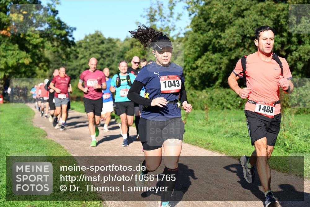 27.09.2026 - 35. Volkslauf durch das schöne Alstertal Dr. Thomas Lammeyer http://msf.ph/oto/10561765 27.09.2026 10:05:45 Laufen 1579, 147, 1043, 1488 meine-sportfotos.de