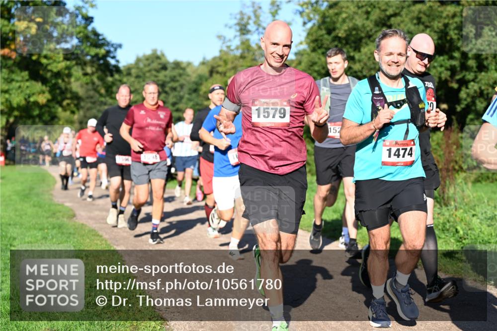 27.09.2026 - 35. Volkslauf durch das schöne Alstertal Dr. Thomas Lammeyer http://msf.ph/oto/10561780 27.09.2026 10:05:47 Laufen 1698, 1579, 152, 1474 meine-sportfotos.de