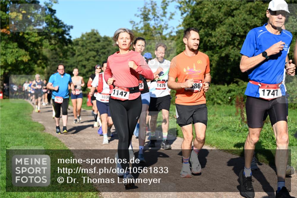 27.09.2026 - 35. Volkslauf durch das schöne Alstertal Dr. Thomas Lammeyer http://msf.ph/oto/10561833 27.09.2026 10:05:56 Laufen 1036, 1652, 1147, 25, 1479, 386, 1741, 2 meine-sportfotos.de