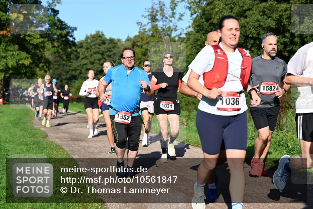 27.09.2026 - 35. Volkslauf durch das schöne Alstertal Dr. Thomas Lammeyer http://msf.ph/oto/10561847 27.09.2026 10:05:58 Laufen 116, 101, 1652, 1034, 1036, 1582 meine-sportfotos.de