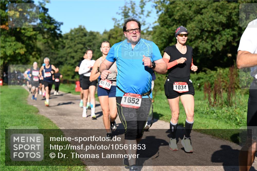 27.09.2026 - 35. Volkslauf durch das schöne Alstertal Dr. Thomas Lammeyer http://msf.ph/oto/10561853 27.09.2026 10:05:59 Laufen 1010, 1652, 1034 meine-sportfotos.de