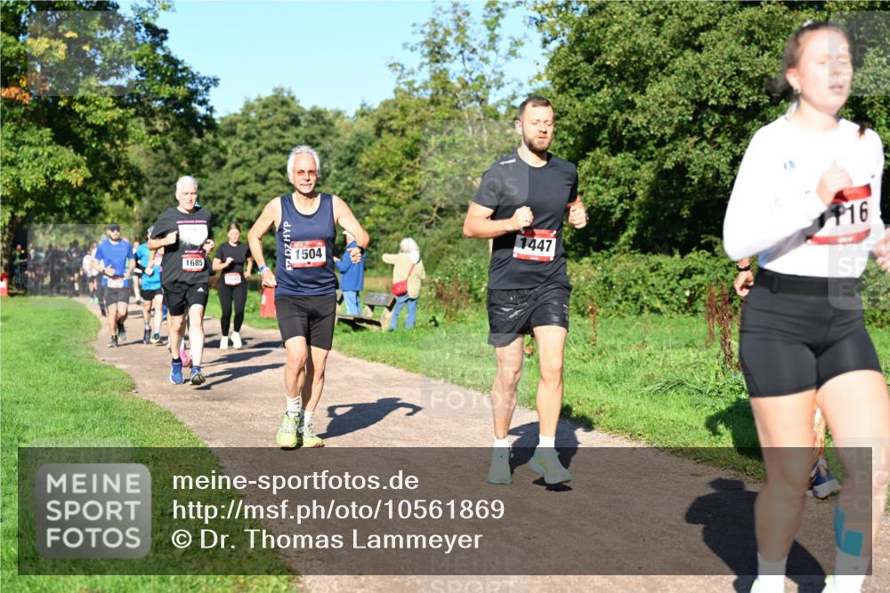 27.09.2026 - 35. Volkslauf durch das schöne Alstertal Dr. Thomas Lammeyer http://msf.ph/oto/10561869 27.09.2026 10:06:01 Laufen 1685, 1504, 1447, 16 meine-sportfotos.de