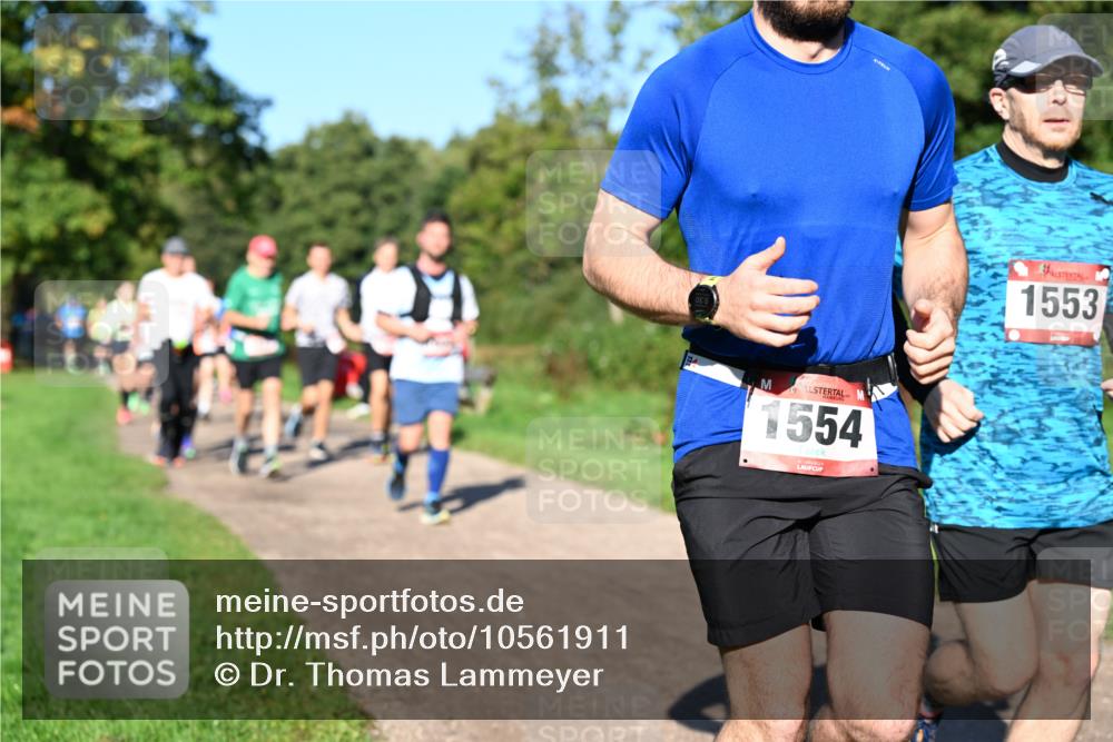 27.09.2026 - 35. Volkslauf durch das schöne Alstertal Dr. Thomas Lammeyer http://msf.ph/oto/10561911 27.09.2026 10:06:09 Laufen 1554, 1553 meine-sportfotos.de