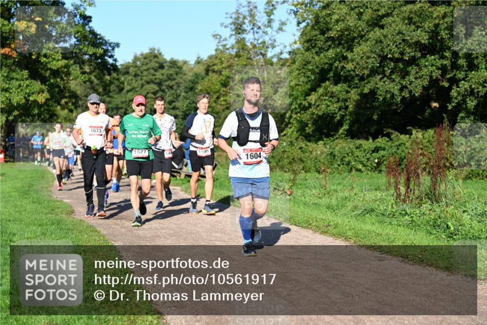 27.09.2026 - 35. Volkslauf durch das schöne Alstertal Dr. Thomas Lammeyer http://msf.ph/oto/10561917 27.09.2026 10:06:10 Laufen 1673, 1627, 148, 1595, 1604 meine-sportfotos.de