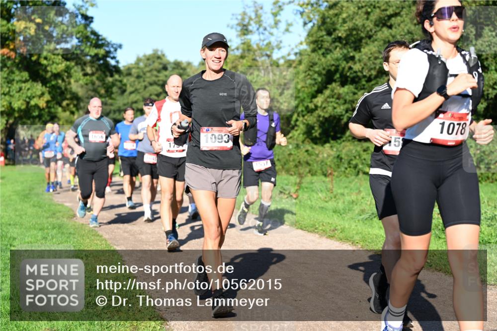 27.09.2026 - 35. Volkslauf durch das schöne Alstertal Dr. Thomas Lammeyer http://msf.ph/oto/10562015 27.09.2026 10:06:28 Laufen 1656, 1093, 1557, 15, 1078 meine-sportfotos.de