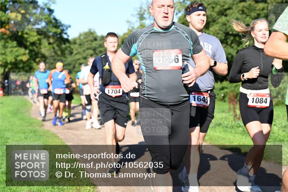 27.09.2026 - 35. Volkslauf durch das schöne Alstertal Dr. Thomas Lammeyer http://msf.ph/oto/10562035 27.09.2026 10:06:31 Laufen 1704, 1656, 1645, 1084 meine-sportfotos.de