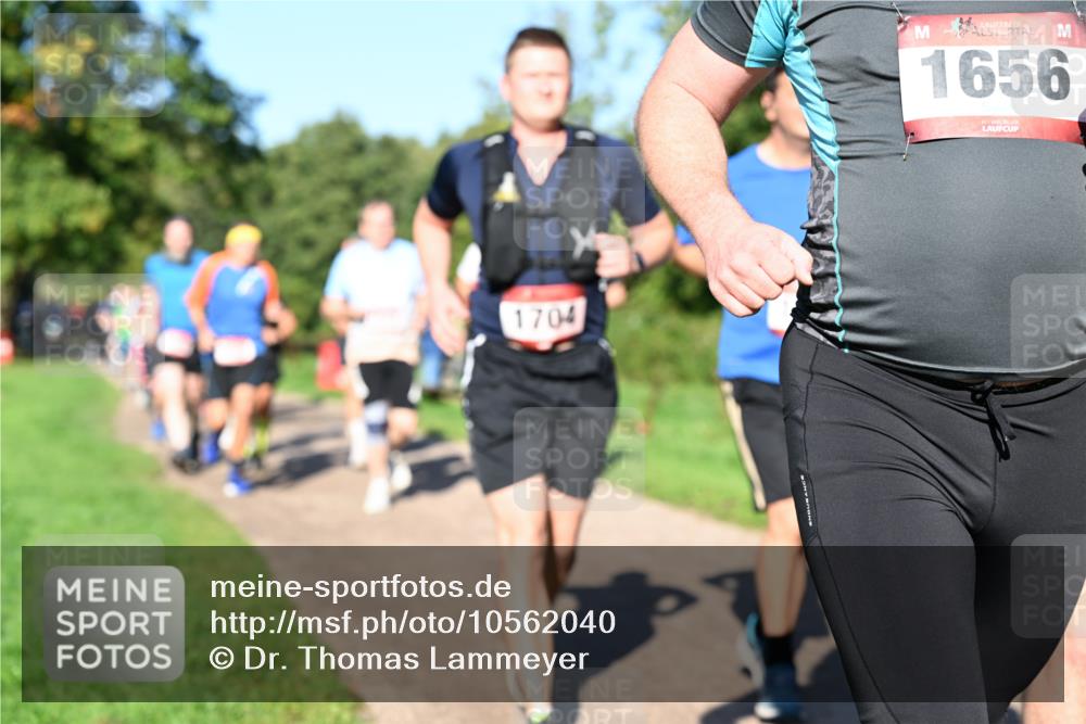 27.09.2026 - 35. Volkslauf durch das schöne Alstertal Dr. Thomas Lammeyer http://msf.ph/oto/10562040 27.09.2026 10:06:32 Laufen 1704, 1656 meine-sportfotos.de