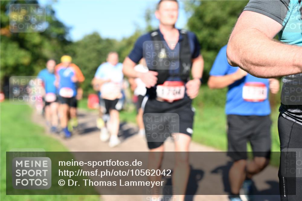 27.09.2026 - 35. Volkslauf durch das schöne Alstertal Dr. Thomas Lammeyer http://msf.ph/oto/10562042 27.09.2026 10:06:32 Laufen 3704 meine-sportfotos.de