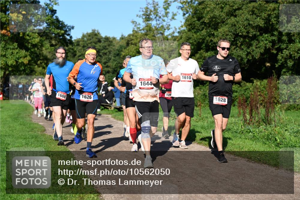 27.09.2026 - 35. Volkslauf durch das schöne Alstertal Dr. Thomas Lammeyer http://msf.ph/oto/10562050 27.09.2026 10:06:33 Laufen 1608, 1626, 1644, 106, 1610, 1628 meine-sportfotos.de