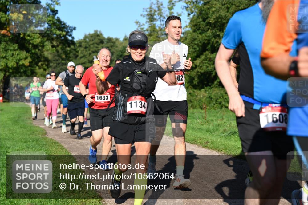 27.09.2026 - 35. Volkslauf durch das schöne Alstertal Dr. Thomas Lammeyer http://msf.ph/oto/10562064 27.09.2026 10:06:36 Laufen 16, 1633, 1134, 62, 1608 meine-sportfotos.de
