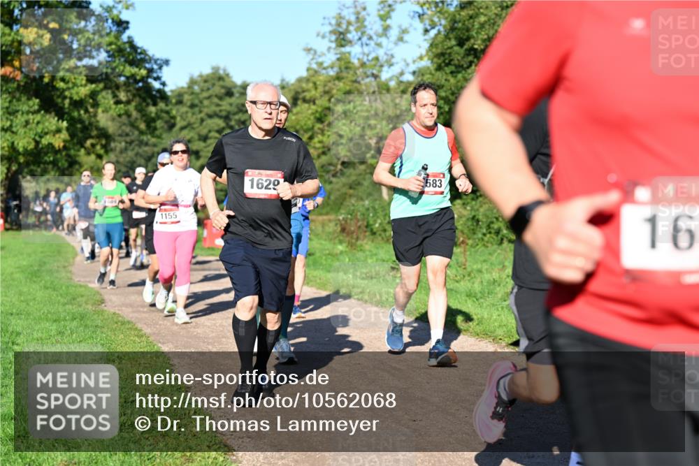 27.09.2026 - 35. Volkslauf durch das schöne Alstertal Dr. Thomas Lammeyer http://msf.ph/oto/10562068 27.09.2026 10:06:38 Laufen 3009, 1155, 1629, 583, 16 meine-sportfotos.de