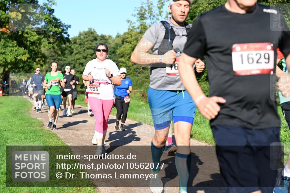 27.09.2026 - 35. Volkslauf durch das schöne Alstertal Dr. Thomas Lammeyer http://msf.ph/oto/10562077 27.09.2026 10:06:40 Laufen 1089, 1155, 1072, 1629, 16 meine-sportfotos.de