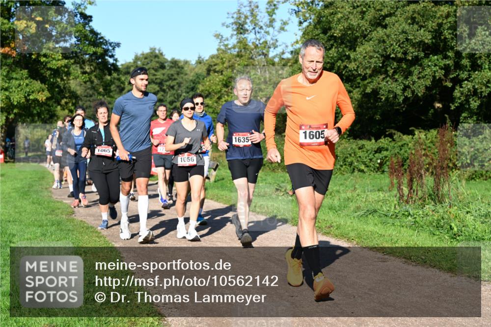 27.09.2026 - 35. Volkslauf durch das schöne Alstertal Dr. Thomas Lammeyer http://msf.ph/oto/10562142 27.09.2026 10:06:52 Laufen 1065, 1056, 1635, 1605 meine-sportfotos.de
