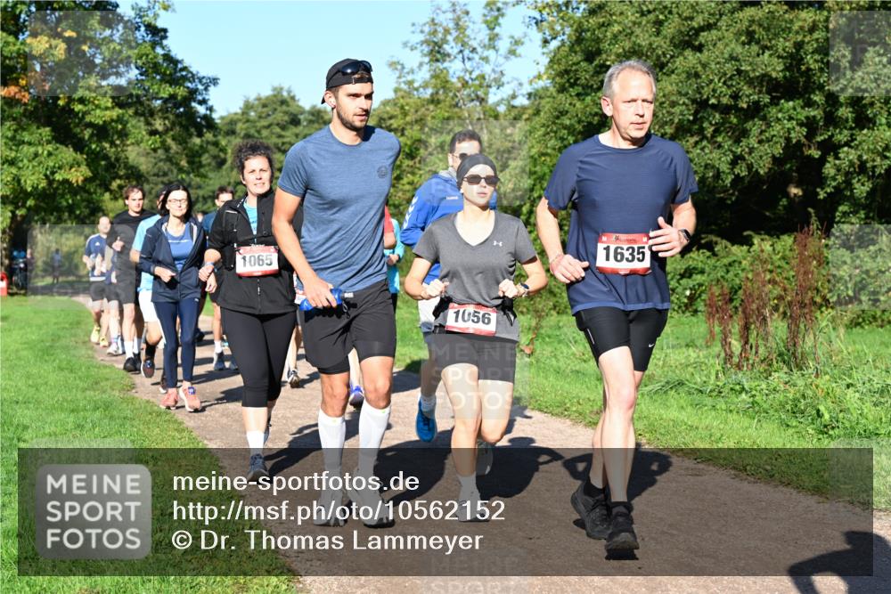 27.09.2026 - 35. Volkslauf durch das schöne Alstertal Dr. Thomas Lammeyer http://msf.ph/oto/10562152 27.09.2026 10:06:53 Laufen 1065, 1056, 1635 meine-sportfotos.de