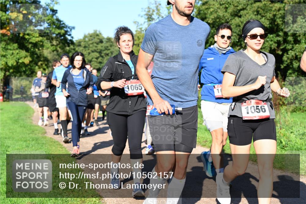 27.09.2026 - 35. Volkslauf durch das schöne Alstertal Dr. Thomas Lammeyer http://msf.ph/oto/10562157 27.09.2026 10:06:54 Laufen 1065, 1056 meine-sportfotos.de