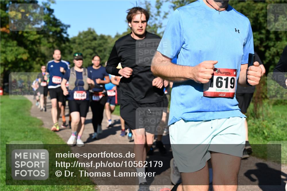 27.09.2026 - 35. Volkslauf durch das schöne Alstertal Dr. Thomas Lammeyer http://msf.ph/oto/10562179 27.09.2026 10:06:58 Laufen 83, 1104, 619 meine-sportfotos.de