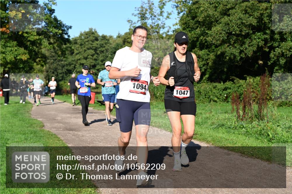 27.09.2026 - 35. Volkslauf durch das schöne Alstertal Dr. Thomas Lammeyer http://msf.ph/oto/10562209 27.09.2026 10:07:09 Laufen 1041, 1495, 1094, 1047 meine-sportfotos.de