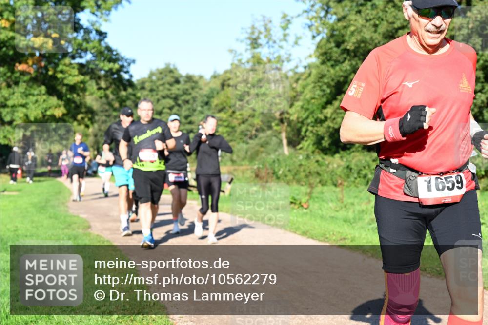 27.09.2026 - 35. Volkslauf durch das schöne Alstertal Dr. Thomas Lammeyer http://msf.ph/oto/10562279 27.09.2026 10:07:25 Laufen 1659 meine-sportfotos.de