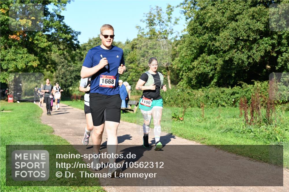 27.09.2026 - 35. Volkslauf durch das schöne Alstertal Dr. Thomas Lammeyer http://msf.ph/oto/10562312 27.09.2026 10:07:34 Laufen 1668, 1100 meine-sportfotos.de