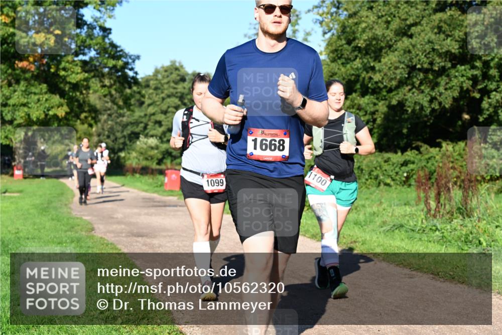 27.09.2026 - 35. Volkslauf durch das schöne Alstertal Dr. Thomas Lammeyer http://msf.ph/oto/10562320 27.09.2026 10:07:35 Laufen 1099, 1668, 1100 meine-sportfotos.de