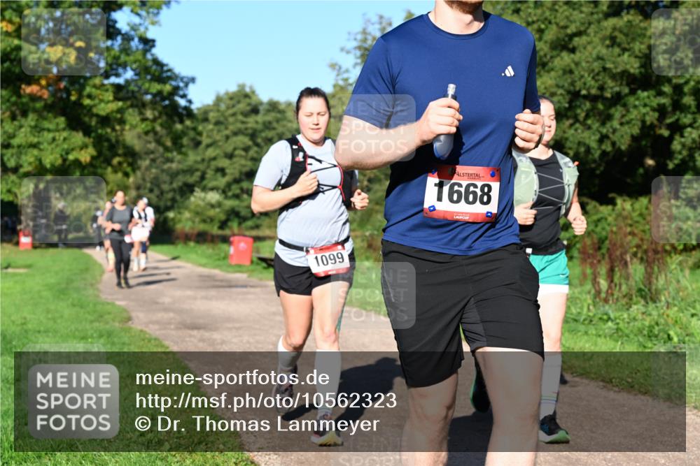 27.09.2026 - 35. Volkslauf durch das schöne Alstertal Dr. Thomas Lammeyer http://msf.ph/oto/10562323 27.09.2026 10:07:35 Laufen 1099, 1668 meine-sportfotos.de